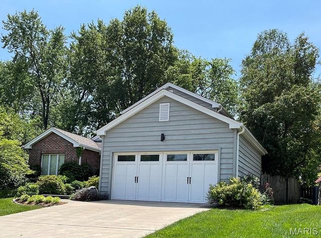 9844 Oak Haven Avenue, St Louis, MO 63119