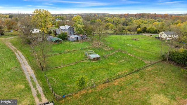 962 WADESVILLE RD, Berryville, VA 22611