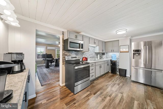 962 WADESVILLE RD, Berryville, VA 22611