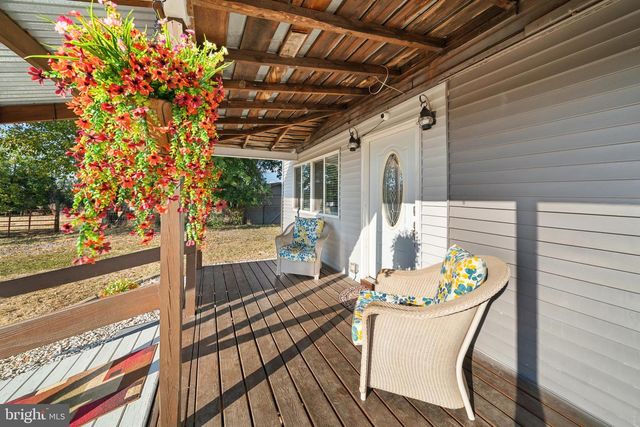 962 WADESVILLE RD, Berryville, VA 22611