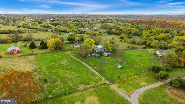 962 WADESVILLE RD, Berryville, VA 22611