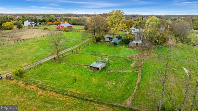 962 WADESVILLE RD, Berryville, VA 22611