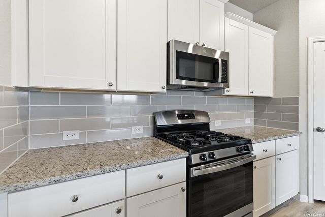 9803 MORGANS ML, San Antonio, TX 78254