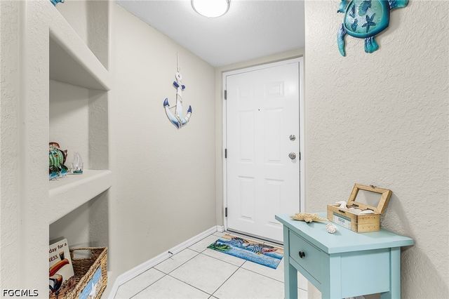841 SW 47th TER 101, Cape Coral, FL 33914
