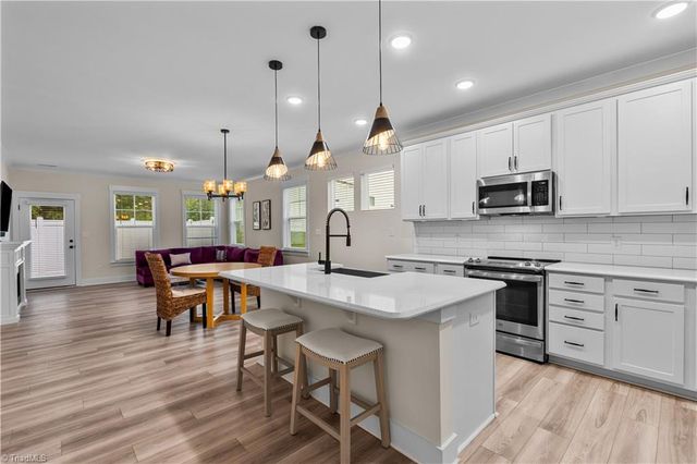 1206 Harbor Crossing Way, Greensboro, NC 27455