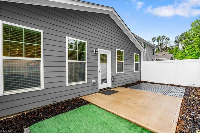 1206 Harbor Crossing Way, Greensboro, NC 27455