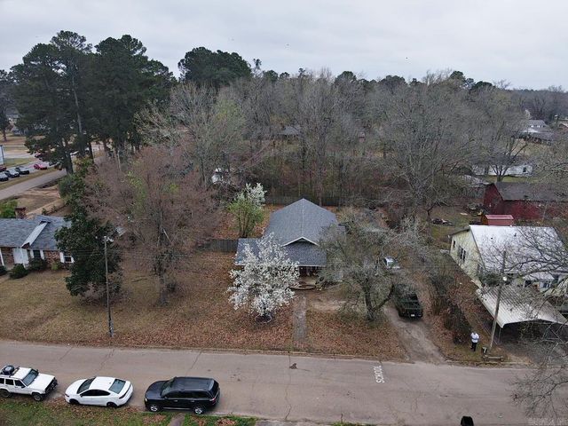 908 E Pine Street, Gurdon, AR 71743