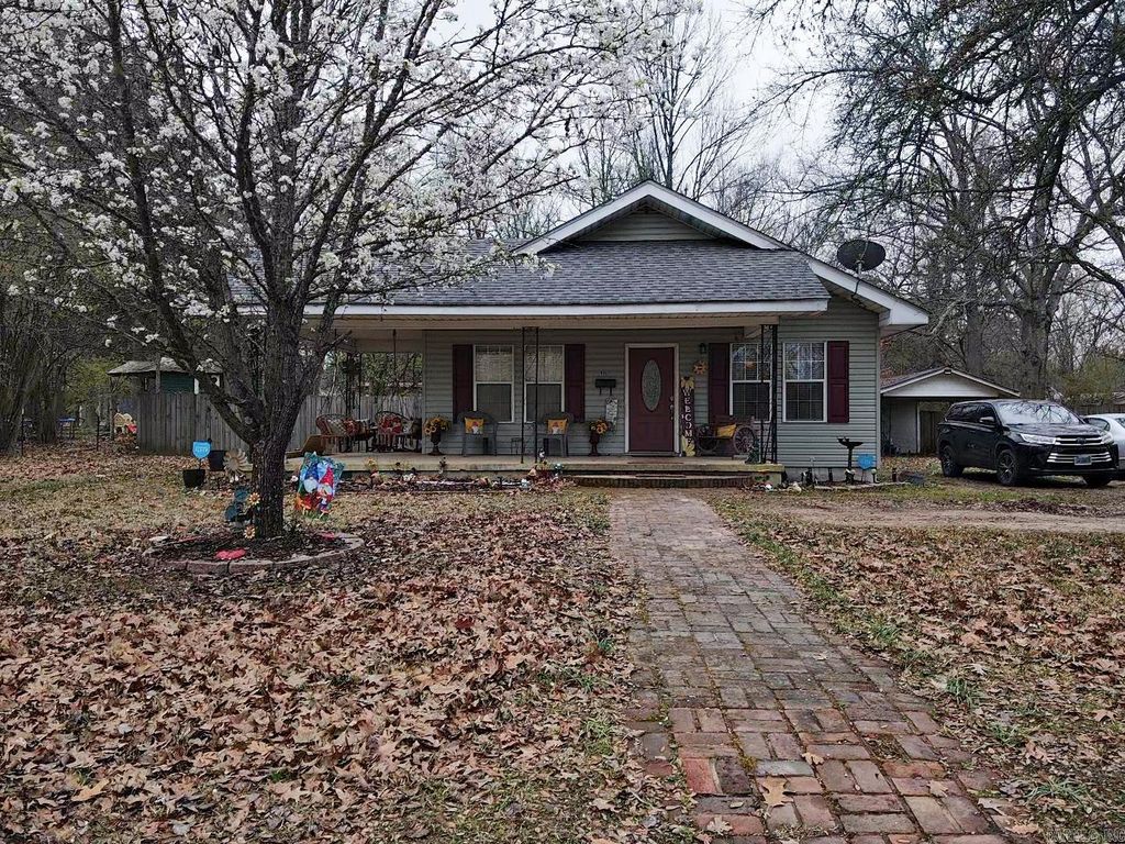 908 E Pine Street, Gurdon, AR 71743