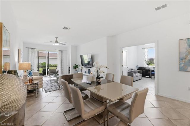 2636 Vine AVE, Naples, FL 34120