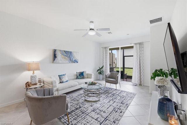 2636 Vine AVE, Naples, FL 34120