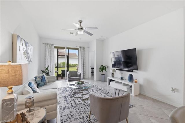 2636 Vine AVE, Naples, FL 34120