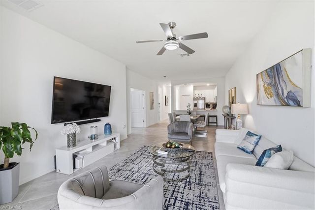 2636 Vine AVE, Naples, FL 34120