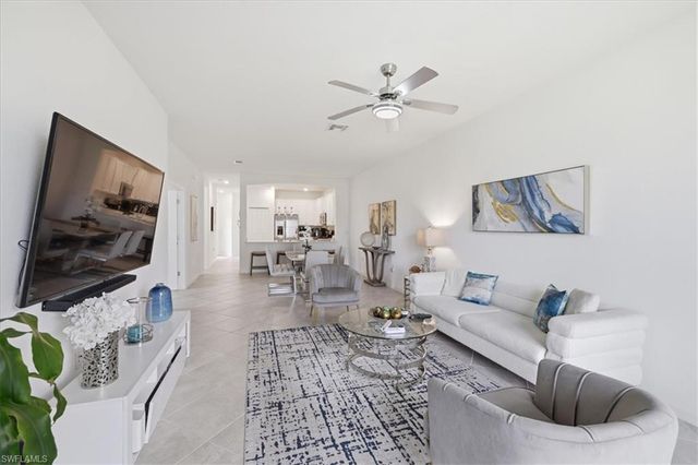 2636 Vine AVE, Naples, FL 34120