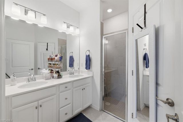 2636 Vine AVE, Naples, FL 34120