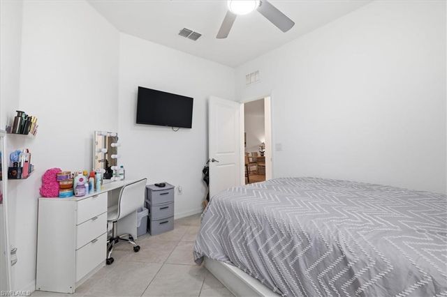 2636 Vine AVE, Naples, FL 34120