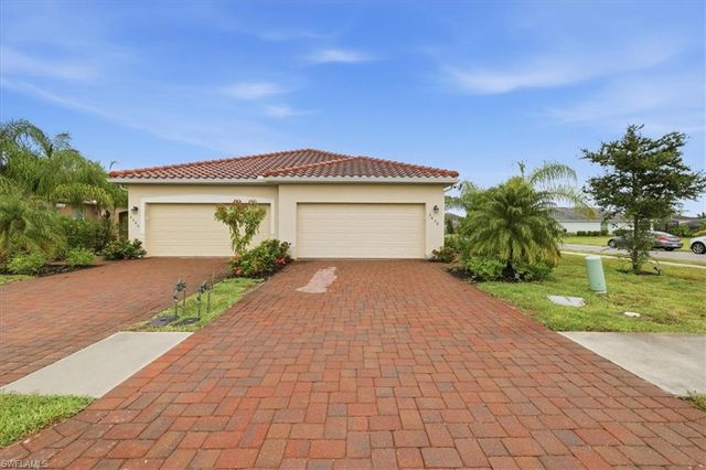 2636 Vine AVE, Naples, FL 34120