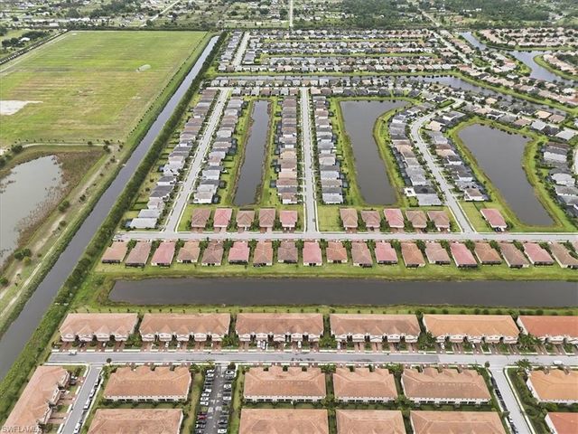 2636 Vine AVE, Naples, FL 34120