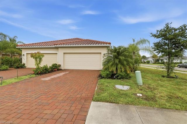 2636 Vine AVE, Naples, FL 34120