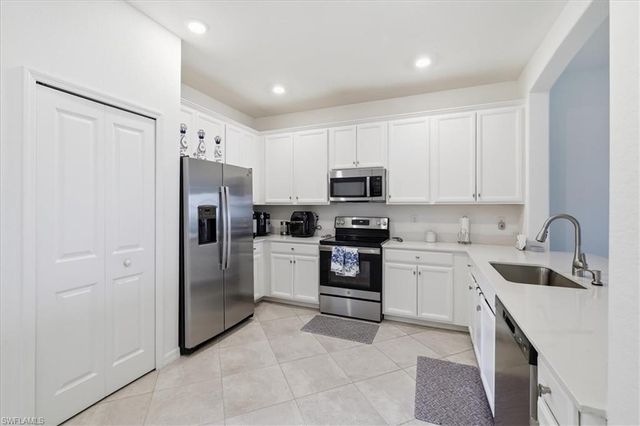 2636 Vine AVE, Naples, FL 34120