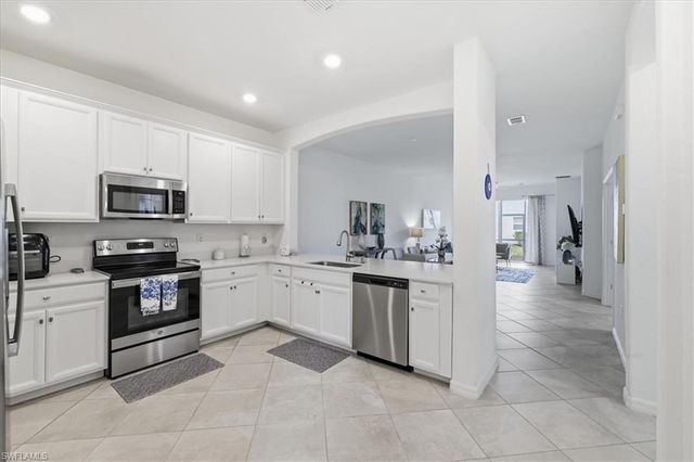 2636 Vine AVE, Naples, FL 34120