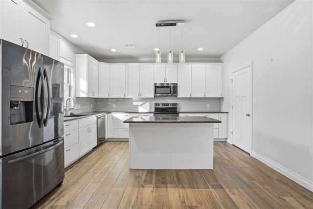 905 NE Bob White Rd, Lawton, OK 73507