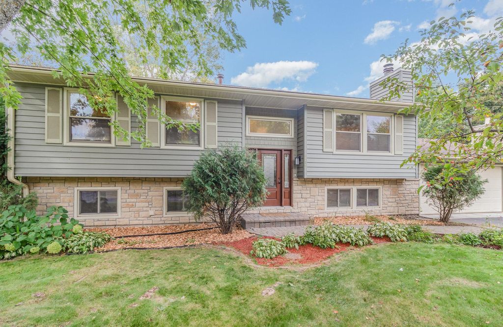 4515 Terraceview Lane N, Plymouth, MN 55446