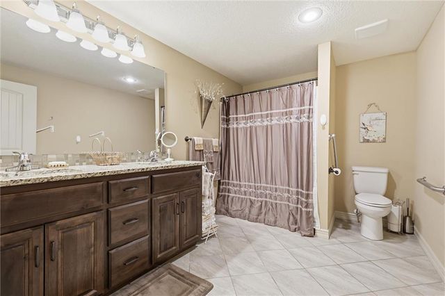 2400 SW River Spring Road, Lee's Summit, MO 64082