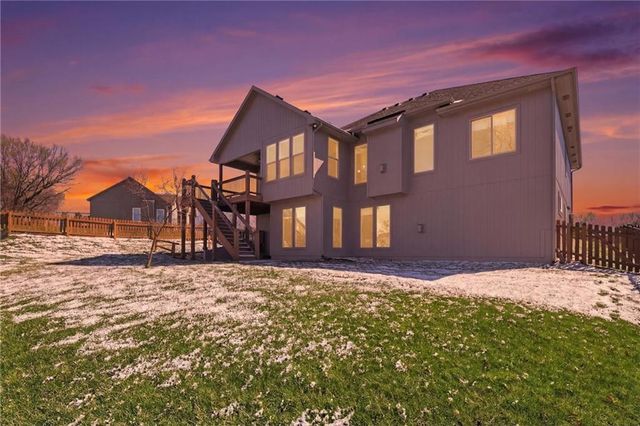 2400 SW River Spring Road, Lee's Summit, MO 64082