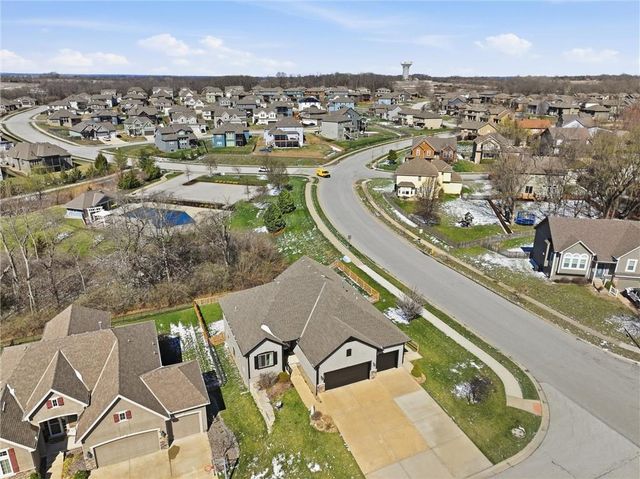 2400 SW River Spring Road, Lee's Summit, MO 64082