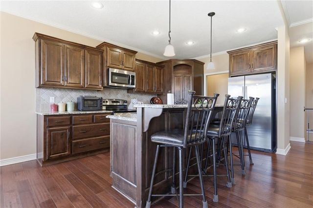 2400 SW River Spring Road, Lee's Summit, MO 64082