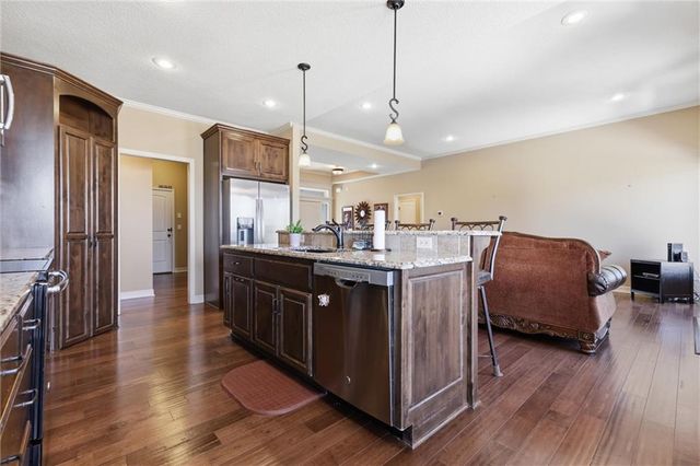 2400 SW River Spring Road, Lee's Summit, MO 64082