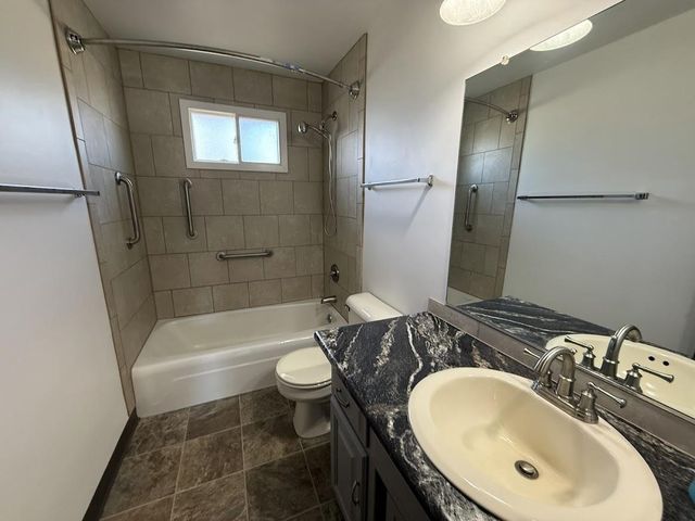 1269 PRIMROSE LANE, Neenah, WI 54965