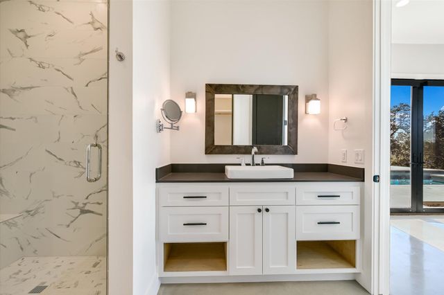 343 Pug Rippy RD, Dripping Springs, TX 78620