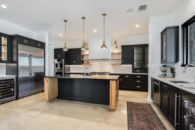 343 Pug Rippy RD, Dripping Springs, TX 78620