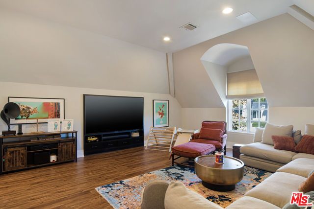 4155 Green Meadow Court, Encino (los Angeles), CA 91316