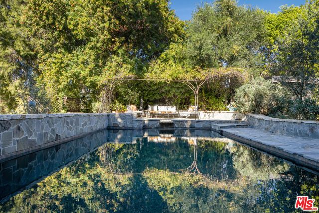 4155 Green Meadow Court, Encino (los Angeles), CA 91316