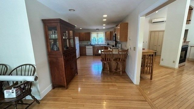 32 Station Ave, Upton, MA 01568