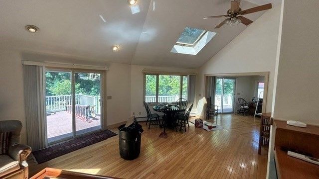 32 Station Ave, Upton, MA 01568