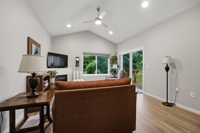 1339 Truman Court NE B, Cedar Rapids, IA 52402