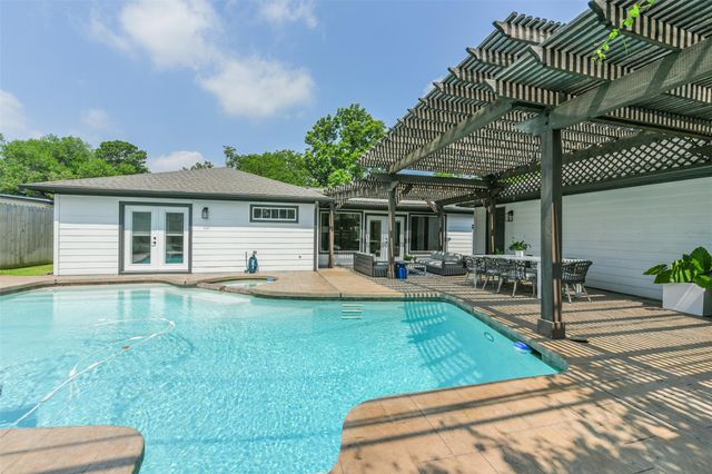 2415 Stoney Brook Drive, Houston, TX 77063