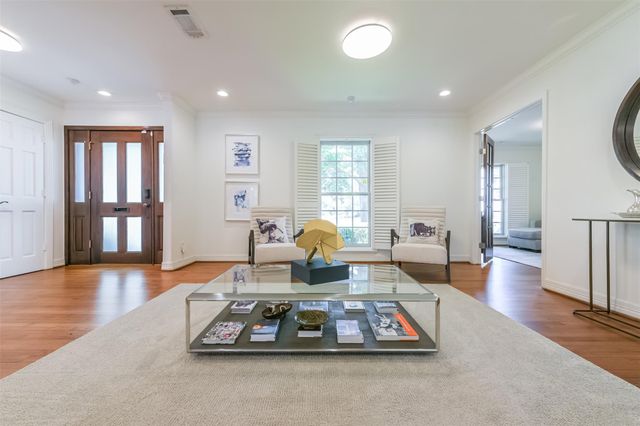 2415 Stoney Brook Drive, Houston, TX 77063