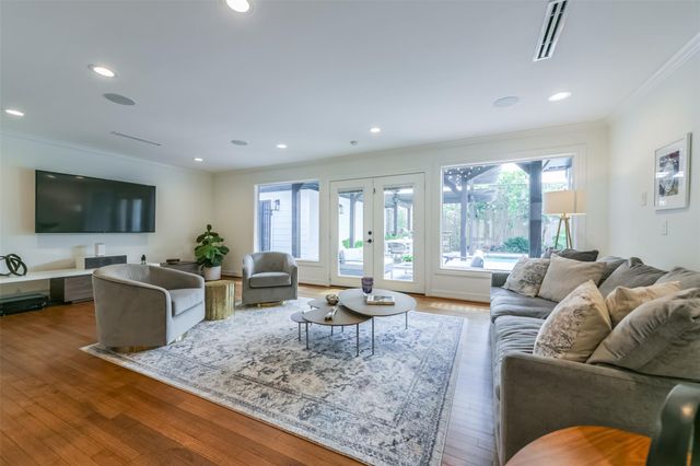 2415 Stoney Brook Drive, Houston, TX 77063