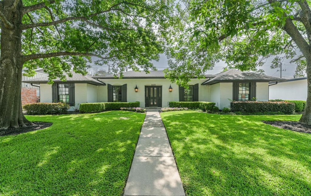 2415 Stoney Brook Drive, Houston, TX 77063
