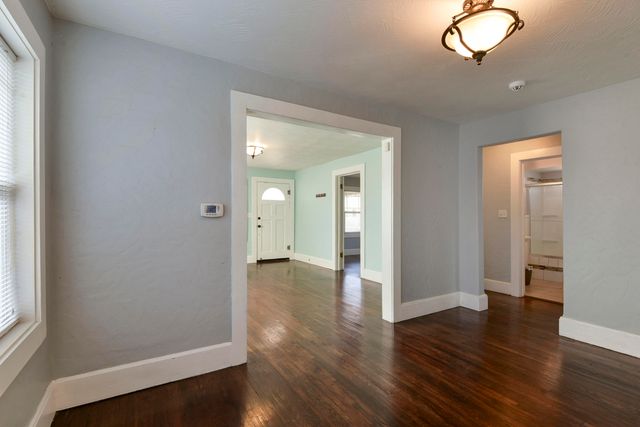 1342 S Kimbrough Avenue, Springfield, MO 65807