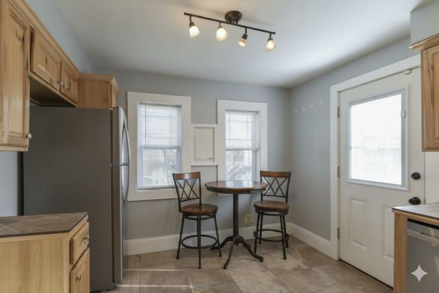 1342 S Kimbrough Avenue, Springfield, MO 65807