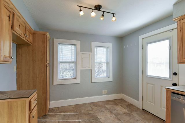 1342 S Kimbrough Avenue, Springfield, MO 65807