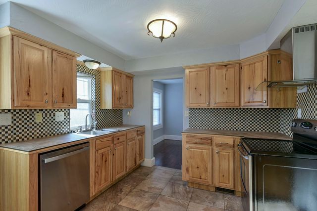 1342 S Kimbrough Avenue, Springfield, MO 65807