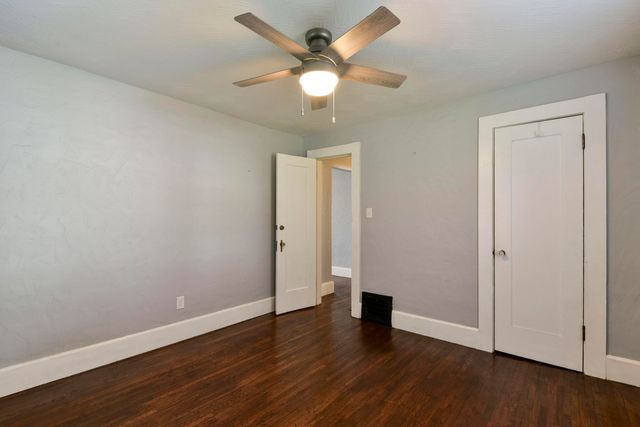 1342 S Kimbrough Avenue, Springfield, MO 65807