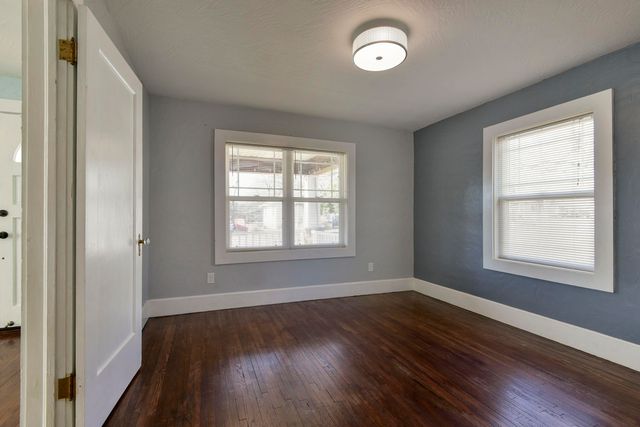 1342 S Kimbrough Avenue, Springfield, MO 65807