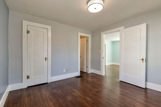 1342 S Kimbrough Avenue, Springfield, MO 65807